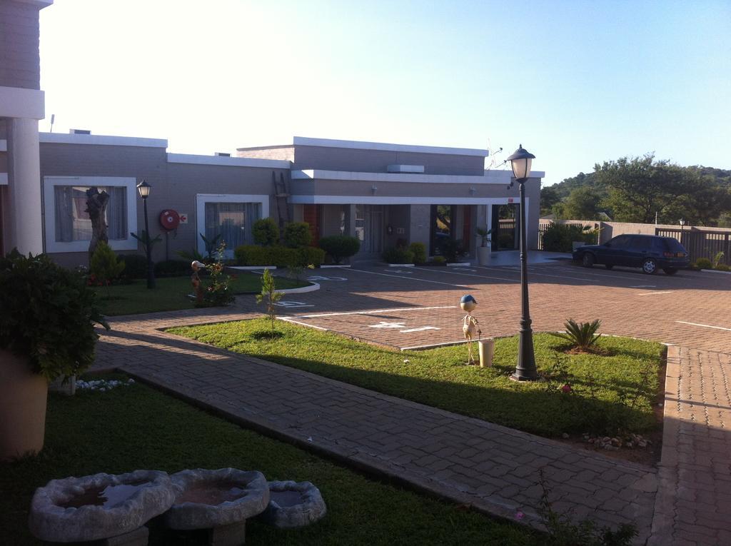 Hill View Inn Serowe Exteriér fotografie